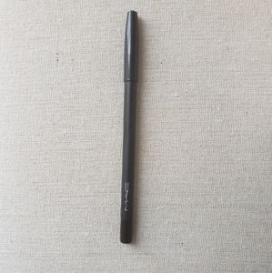 MAC Smolder Eye Kohl